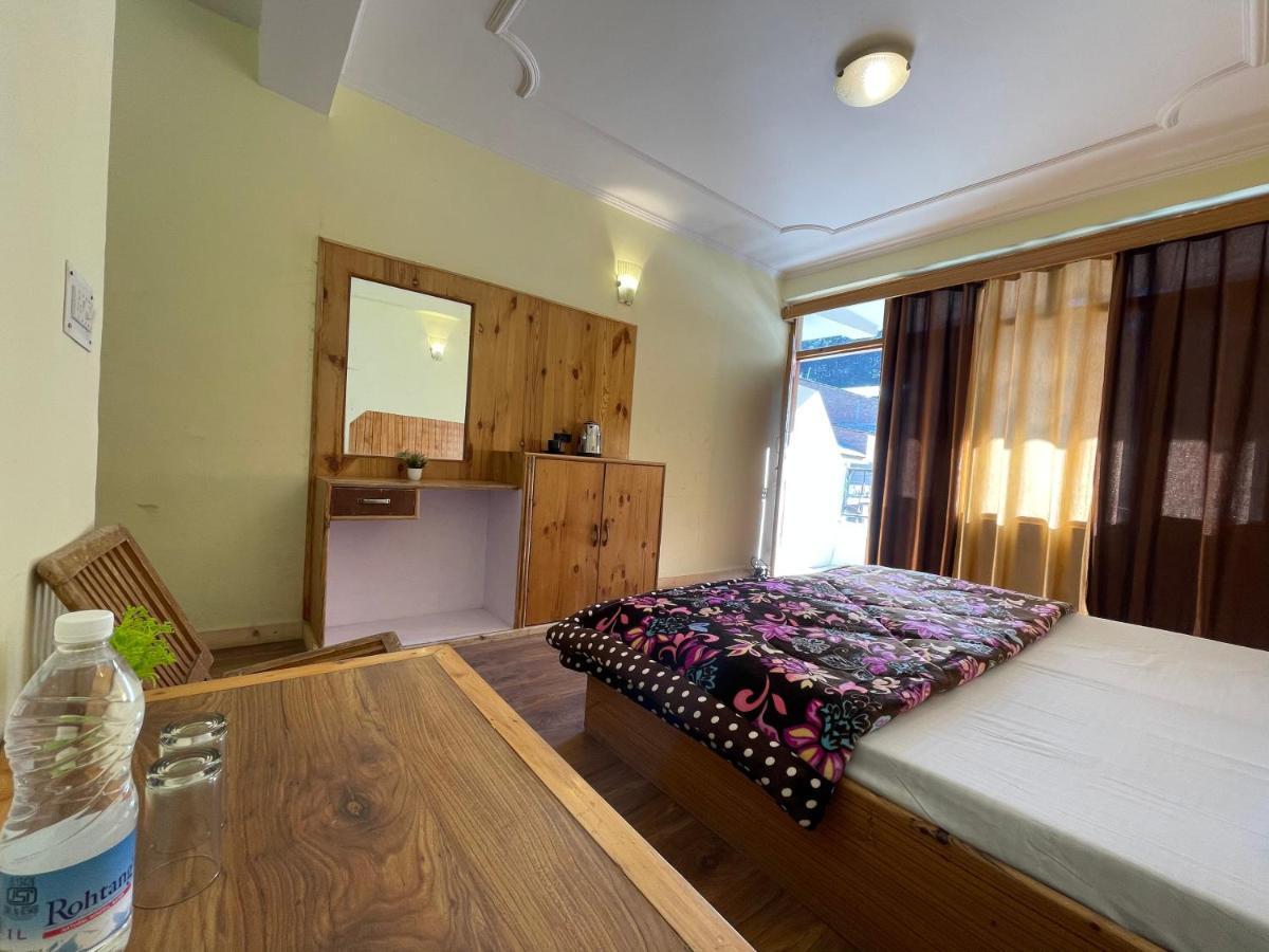The Mad King'S House & Cafe Hotel มะนาลี ภายนอก รูปภาพ