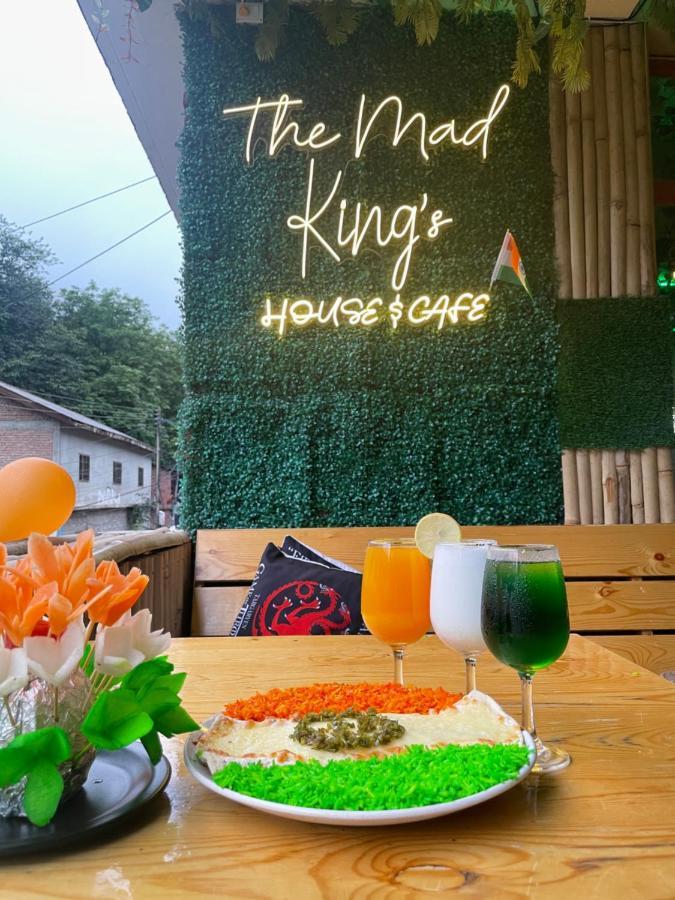 The Mad King'S House & Cafe Hotel มะนาลี ภายนอก รูปภาพ