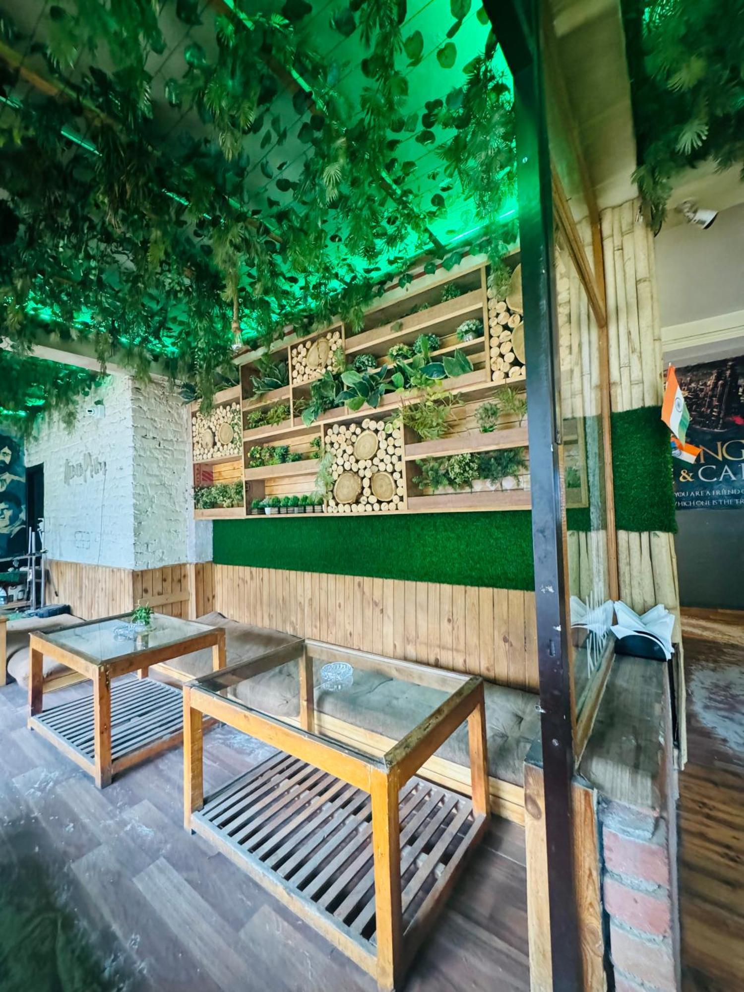 The Mad King'S House & Cafe Hotel มะนาลี ภายนอก รูปภาพ